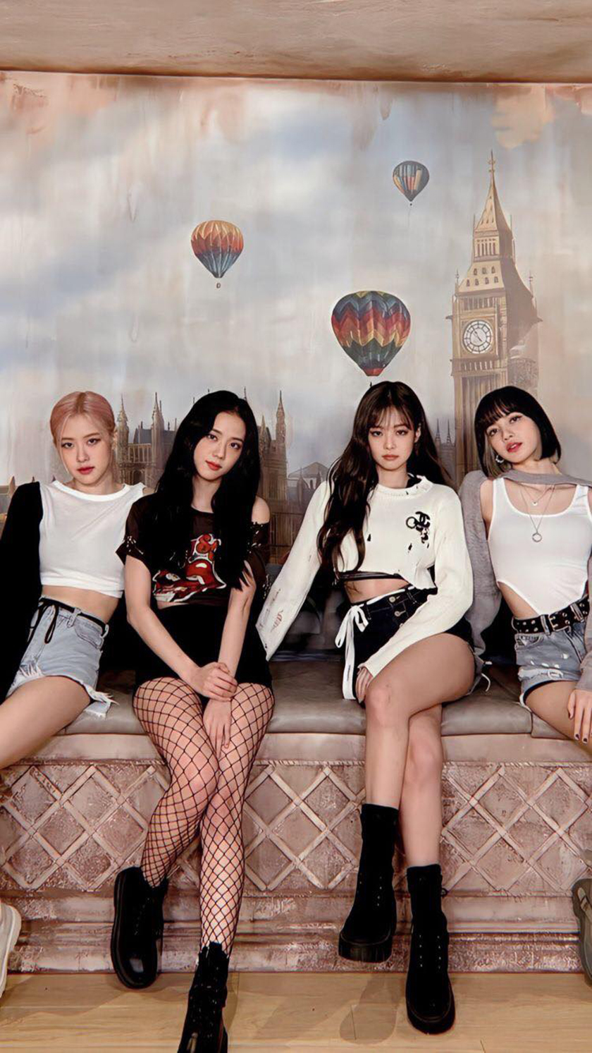 Blackpink là nhóm nhạc nổi tiếng toàn cầu với những cô gái xinh đẹp và bùng nổ. Hãy tận hưởng những khoảnh khắc đáng yêu và lãng mạn trong hình nền của nhóm. Họ sẽ khiến bạn cười tươi và cảm thấy tuyệt vời. Hãy nhấp chuột để chứng kiến sức mạnh và tài năng của nhóm nhạc này.