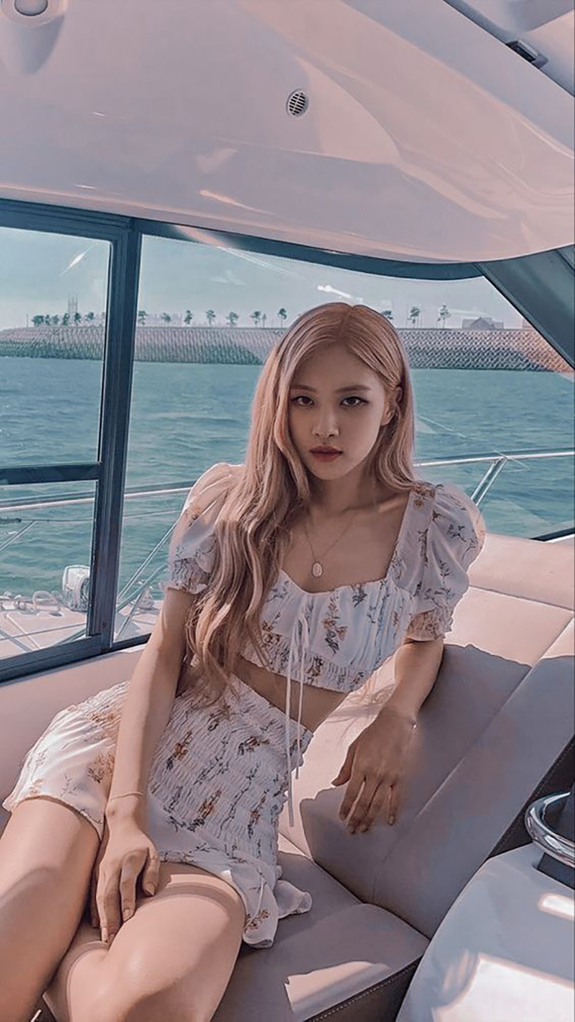 BlackPink đẹp cute: Nếu bạn yêu thích các cô nàng Blackpink và muốn tìm hiểu thêm về những nét đẹp của họ, hãy ghé thăm trang web của chúng tôi. Chúng tôi sẽ mang đến cho bạn những hình ảnh đẹp nhất của Blackpink với phong cách đáng yêu và quyến rũ!\