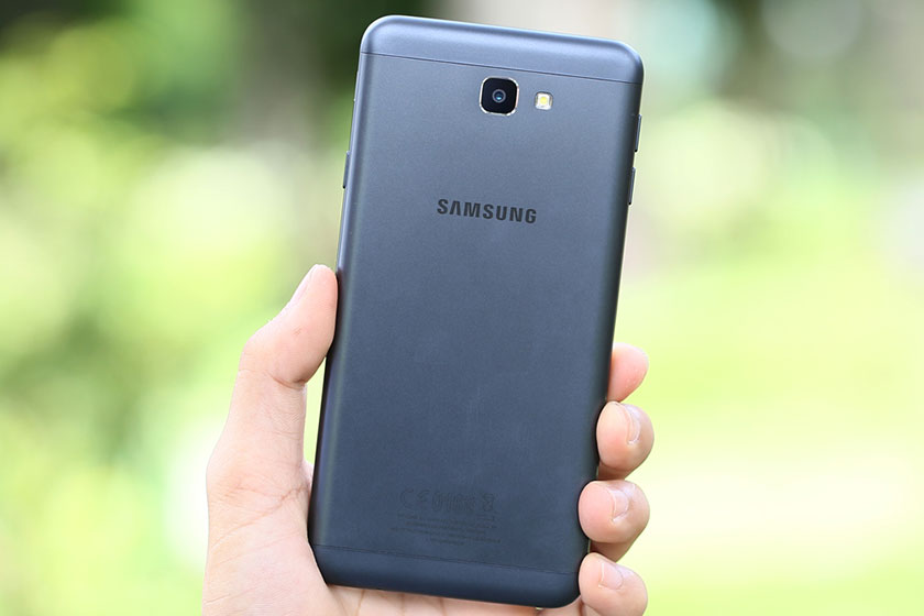 Điện thoại Samsung Galaxy J7