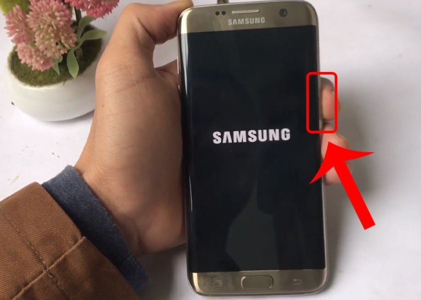 cách reset điện thoại Samsung bằng phím cứng