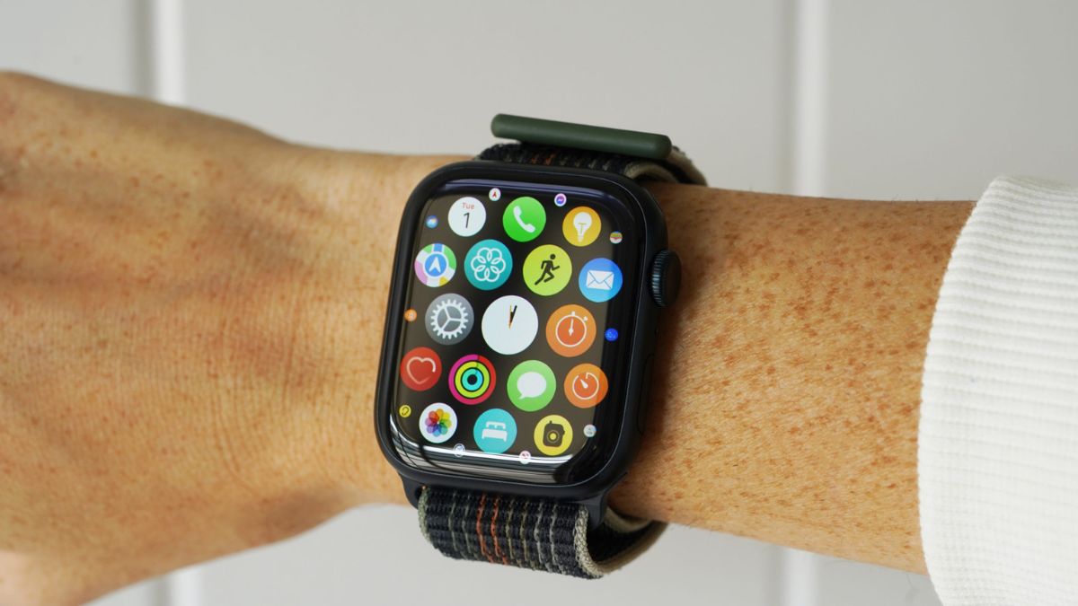 Đập hộp Apple Watch Series 9 xem các tính năng mới