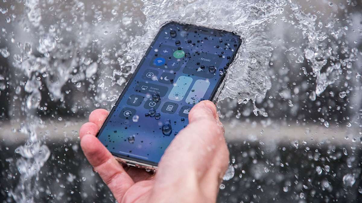 Điện thoại iPhone 15 có chống nước không