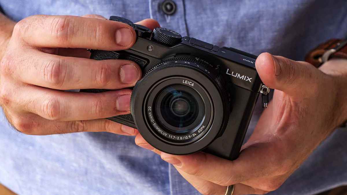 máy ảnh compact giá rẻ Panasonic Lumix LX100 II