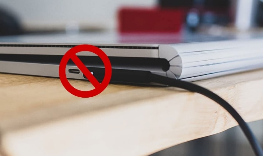 Các lý do laptop Surface sạc không vào pin